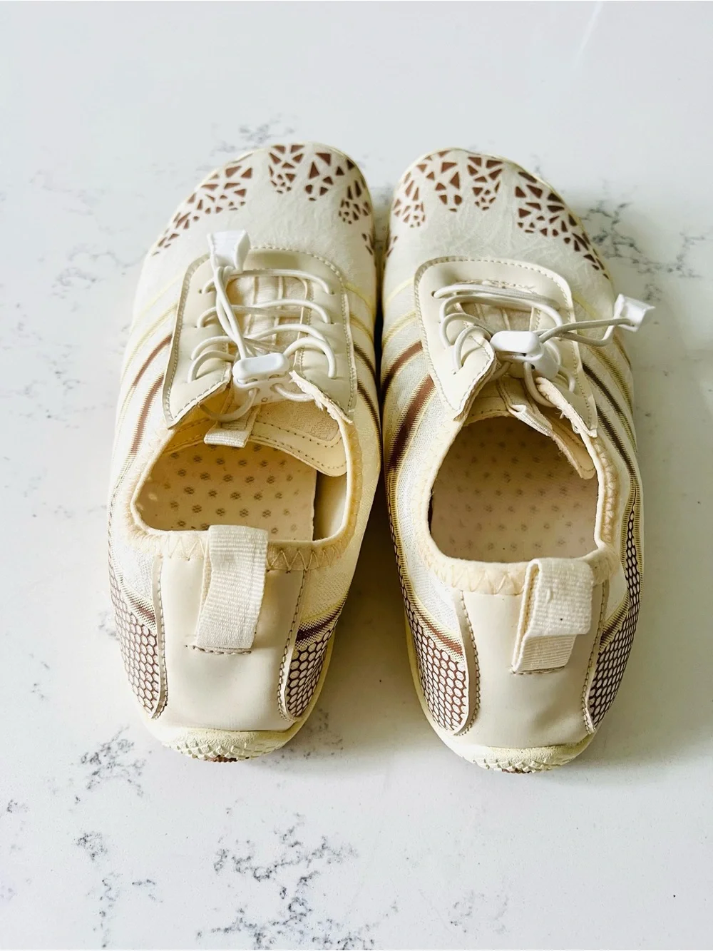 Barefoot Aqua shoes Light Beige suitable for swimming, beach & hiking size 9.5